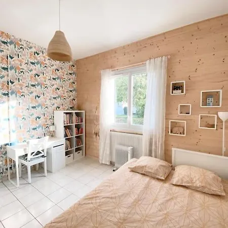 Holiday home Charmante Maison Familiale -jardin -wifi -parking *