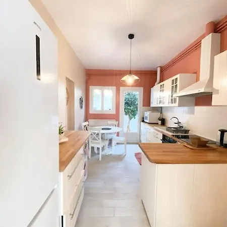 Charmante Maison Familiale -jardin -wifi -parking Feriehus