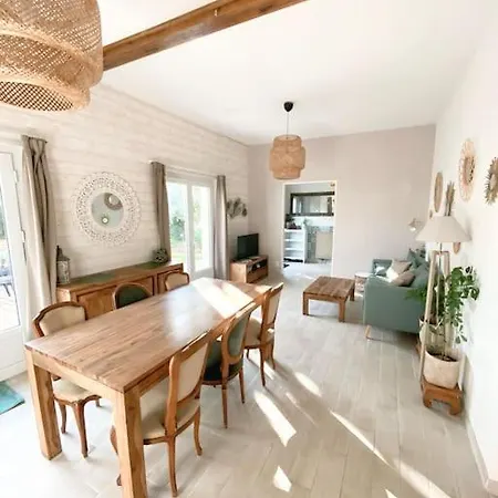 Holiday home Charmante Maison Familiale -jardin -wifi -parking *