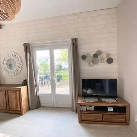 Charmante Maison Familiale -jardin -wifi -parking Tatil Evi Mérignac