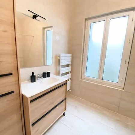 Holiday home Charmante Maison Familiale -jardin -wifi -parking