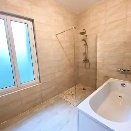 Charmante Maison Familiale -jardin -wifi -parking Feriehus *